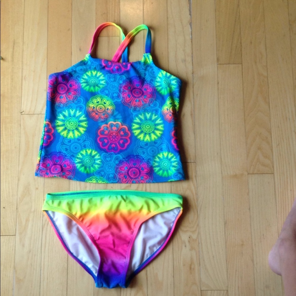 Girls swimsuit